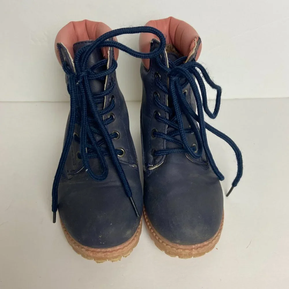 Faux fur inside girls navy and pink boots Sz 10